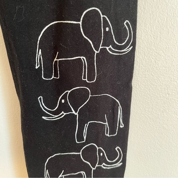 Supermaggie adorable leggings with elephants on back of calves - Picture 5 of 7